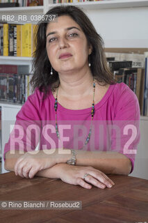 Rome October 28, 2020..Francesca De Sanctis, journalist and theater critic, deputy head of the Culture and Entertainment pages of the newspaper lUnità, conceived and directed the CassinoOff civil theater festival for years, photographed in her home in Rome/Francesca De Sanctis, giornalista e critico teatrale, vicecaposervizio delle pagine di Cultura e Spettacoli del quotidiano l’Unità, ha ideato e diretto per anni il Festival di teatro civile CassinoOff, fotografata a Roma nella sua abitazione. ©Rino Bianchi/Rosebud2