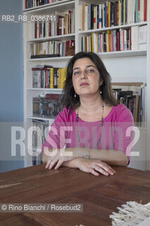 Rome October 28, 2020..Francesca De Sanctis, journalist and theater critic, deputy head of the Culture and Entertainment pages of the newspaper lUnità, conceived and directed the CassinoOff civil theater festival for years, photographed in her home in Rome/Francesca De Sanctis, giornalista e critico teatrale, vicecaposervizio delle pagine di Cultura e Spettacoli del quotidiano l’Unità, ha ideato e diretto per anni il Festival di teatro civile CassinoOff, fotografata a Roma nella sua abitazione. ©Rino Bianchi/Rosebud2