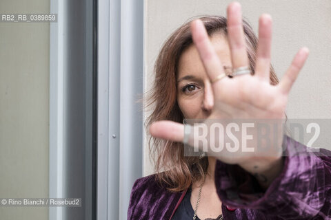 Turin April 6, 2022..Gaia Rayneri, writer, worked in the theater with Paolo Rossi, photographed in her hometown of Turin/Gaia Rayneri, scrittrice, ha lavorato in teatro con Paolo Rossi, fotografata a Torino sua città natale. ©Rino Bianchi/Rosebud2