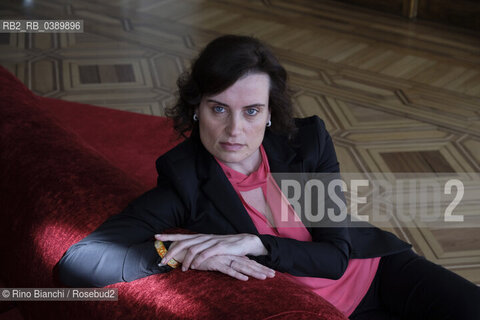 Turin April 11, 2022..Arianna Farinelli, writer, political scientist, essayist and lecturer at the Baruch College of the City University of New York, photographed in Turin in the spaces of Villa Chiuminatto/Arianna Farinelli, scrittrice, politologa, saggista e docente presso il  Baruch College della City University of New York, fotografata a Torino negli spazi di Villa Chiuminatto. ©Rino Bianchi/Rosebud2