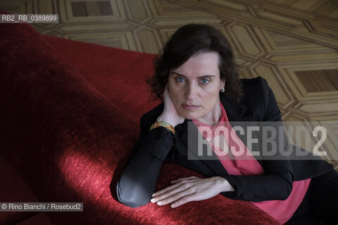 Turin April 11, 2022..Arianna Farinelli, writer, political scientist, essayist and lecturer at the Baruch College of the City University of New York, photographed in Turin in the spaces of Villa Chiuminatto/Arianna Farinelli, scrittrice, politologa, saggista e docente presso il  Baruch College della City University of New York, fotografata a Torino negli spazi di Villa Chiuminatto. ©Rino Bianchi/Rosebud2