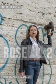 Rome May 2, 2022..Chiara Mezzalama, writer, translator and psychotherapist, photographed in Rome near the Tiberina Island/Chiara Mezzalama, scrittrice, traduttrice e psicoterapeuta, fotografata a Roma nei pressi dellIsola Tiberina. ©Rino Bianchi/Rosebud2