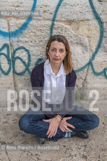 Rome May 2, 2022..Chiara Mezzalama, writer, translator and psychotherapist, photographed in Rome near the Tiberina Island/Chiara Mezzalama, scrittrice, traduttrice e psicoterapeuta, fotografata a Roma nei pressi dellIsola Tiberina. ©Rino Bianchi/Rosebud2