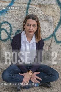 Rome May 2, 2022..Chiara Mezzalama, writer, translator and psychotherapist, photographed in Rome near the Tiberina Island/Chiara Mezzalama, scrittrice, traduttrice e psicoterapeuta, fotografata a Roma nei pressi dellIsola Tiberina. ©Rino Bianchi/Rosebud2