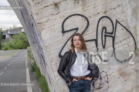 Rome May 2, 2022..Chiara Mezzalama, writer, translator and psychotherapist, photographed in Rome near the Tiberina Island/Chiara Mezzalama, scrittrice, traduttrice e psicoterapeuta, fotografata a Roma nei pressi dellIsola Tiberina. ©Rino Bianchi/Rosebud2