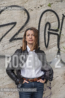 Rome May 2, 2022..Chiara Mezzalama, writer, translator and psychotherapist, photographed in Rome near the Tiberina Island/Chiara Mezzalama, scrittrice, traduttrice e psicoterapeuta, fotografata a Roma nei pressi dellIsola Tiberina. ©Rino Bianchi/Rosebud2