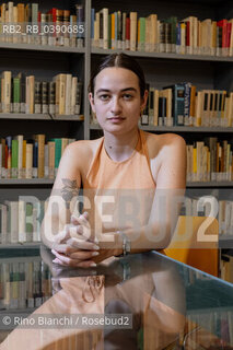 Rome June 28, 2022..Lillian Fishman American writer, photographed in Rome in the spaces of the Casa delle letetrature among the books of the Enzo Siciliano Fund/Lillian Fishman scrittrice americana, fotografata a Roma negli spazi della Casa delle letterature tra i libri del Fondo Enzo Siciliano. ©Rino Bianchi/Rosebud2