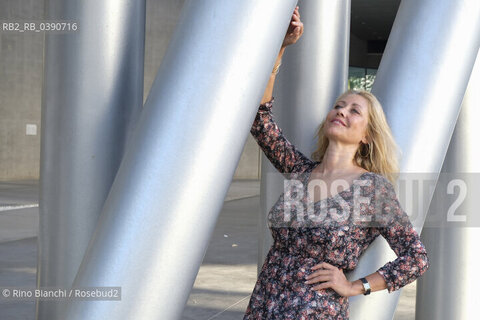 Rome June 29, 2022..Federica De Paolis, writer, dialogue writer and television author, winner of the second edition of the DeA Planeta Award under the pseudonym of Paola Punturieri, photographed in Rome in the MAXXI spaces/Federica De Paolis, scrittrice, dialoghista ed autrice televisiva, vincitricw dlla seconda edizione del Premio  DeA Planeta con lo pseudonimo di Paola Punturieri, fotografata a Roma nefli spazi del MAXXI. ©Rino Bianchi/Rosebud2