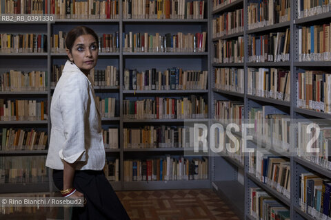 Rome September 20, 2022..Nilanjana Sudeshna Jhumpa Lahiri American writer of Indian origin, Pulitzer Prize in 1999, photographed in Rome in the rooms of the Casa delle letterature/Nilanjana Sudeshna  Jhumpa  Lahiri scrittrice americana di origine indiana, Premio Pulitzer nel 1999, fotografata a Roma negli ambienti della Casa delle Letterature. ©Rino Bianchi/Rosebud2