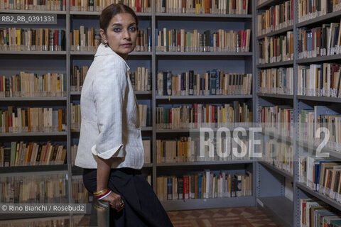 Rome September 20, 2022..Nilanjana Sudeshna Jhumpa Lahiri American writer of Indian origin, Pulitzer Prize in 1999, photographed in Rome in the rooms of the Casa delle letterature/Nilanjana Sudeshna  Jhumpa  Lahiri scrittrice americana di origine indiana, Premio Pulitzer nel 1999, fotografata a Roma negli ambienti della Casa delle Letterature. ©Rino Bianchi/Rosebud2