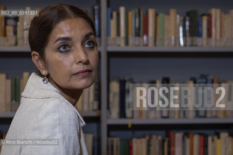 Rome September 20, 2022..Nilanjana Sudeshna Jhumpa Lahiri American writer of Indian origin, Pulitzer Prize in 1999, photographed in Rome in the rooms of the Casa delle letterature/Nilanjana Sudeshna  Jhumpa  Lahiri scrittrice americana di origine indiana, Premio Pulitzer nel 1999, fotografata a Roma negli ambienti della Casa delle Letterature. ©Rino Bianchi/Rosebud2