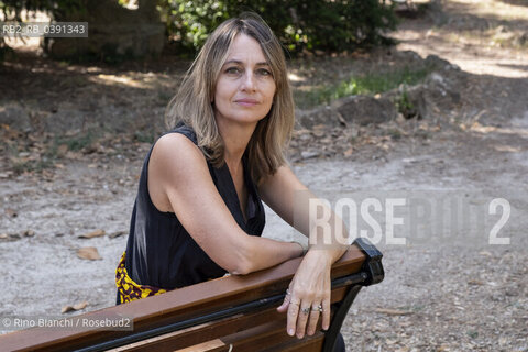 Rome September 21, 2022..Lorenza Pieri, writer, journalist and translator, photographed in Rome in the park of Villa Sciarra/Lorenza Pieri, scrittrice, giornalista e traduttrice,  fotografata a Roma nel parco di Villa Sciarra. ©Rino Bianchi/Rosebud2