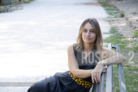 Rome September 21, 2022..Lorenza Pieri, writer, journalist and translator, photographed in Rome in the park of Villa Sciarra/Lorenza Pieri, scrittrice, giornalista e traduttrice,  fotografata a Roma nel parco di Villa Sciarra. ©Rino Bianchi/Rosebud2