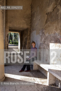 Rome April 6, 2023..Elvira Mujčić Bosnian-Serb writer, translator photographed in Rome, in the park of Villa Borghese/Elvira Mujčić scrittrice serbo-bosniaca, traduttrice fotografata a Roma, nel parco di Villa Borghese.. ©Rino Bianchi/Rosebud2