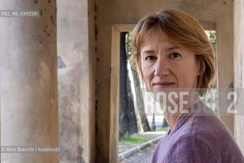 Rome April 6, 2023..Elvira Mujčić Bosnian-Serb writer, translator photographed in Rome, in the park of Villa Borghese/Elvira Mujčić scrittrice serbo-bosniaca, traduttrice fotografata a Roma, nel parco di Villa Borghese. ©Rino Bianchi/Rosebud2