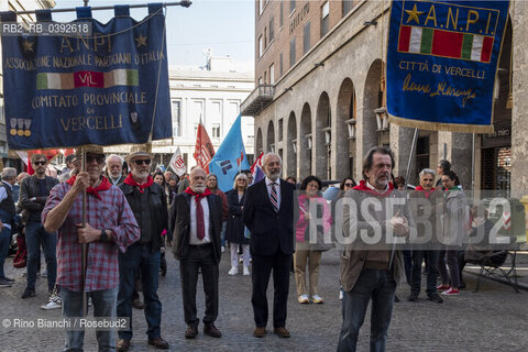 Vercelli April 25, 2023..Gad Lerner, journalist and essayist, photographed in Vercelli on 25 April at the Parade for Liberation Day/Gad Lerner, giornalista e saggista, fotografato a Vercelli nella giornata del 25 aprile al Corteo per la Festa della Liberazione. ©Rino Bianchi/Rosebud2