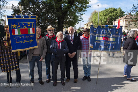 Vercelli April 25, 2023..Gad Lerner, journalist and essayist, photographed in Vercelli on 25 April at the Parade for Liberation Day/Gad Lerner, giornalista e saggista, fotografato a Vercelli nella giornata del 25 aprile al Corteo per la Festa della Liberazione. ©Rino Bianchi/Rosebud2