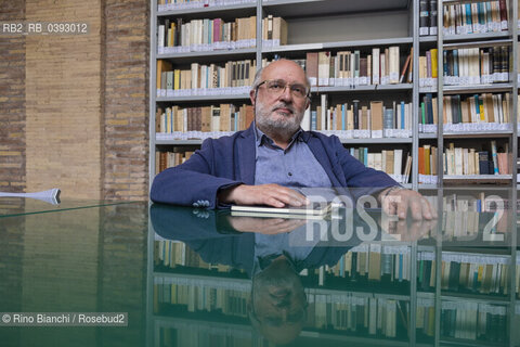 Rome June 6, 2023..Giovanni Solimine librarian and bibliographer, scholar of librarianship and problems of publishing and reading and president of the Bellonci Foundation, photographed in Rome in the spaces of the House of Literature/Giovanni Solimine bibliotecario e bibliografo, studioso di biblioteconomia e di problemi delleditoria e della lettura e presidente della Fondazione Bellonci, fotografato a Roma negli spazi della Casa delle letterature. ©Rino Bianchi/Rosebud2