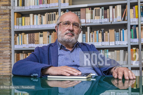 Rome June 6, 2023..Giovanni Solimine librarian and bibliographer, scholar of librarianship and problems of publishing and reading and president of the Bellonci Foundation, photographed in Rome in the spaces of the House of Literature/Giovanni Solimine bibliotecario e bibliografo, studioso di biblioteconomia e di problemi delleditoria e della lettura e presidente della Fondazione Bellonci, fotografato a Roma negli spazi della Casa delle letterature. ©Rino Bianchi/Rosebud2