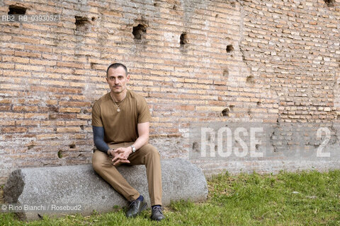 Rome Juli 3, 2023..Jean-Baptiste Del Amo, pseudonym of Jean-Baptiste Garcia, French writer, photographed in Rome in the park of the Palatine Stadium/Jean-Baptiste Del Amo, pseudonimo di Jean-Baptiste Garcia, scrittore francese, fotografato a Roma nel parco dello Stadio Palatino ©Rino Bianchi/Rosebud2