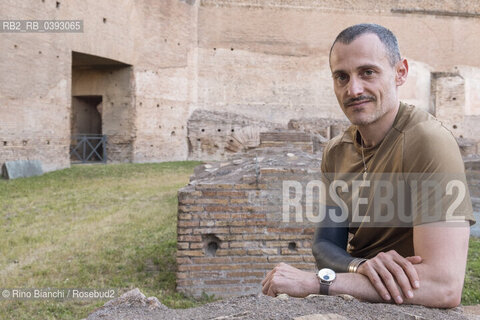 Rome Juli 3, 2023..Jean-Baptiste Del Amo, pseudonym of Jean-Baptiste Garcia, French writer, photographed in Rome in the park of the Palatine Stadium/Jean-Baptiste Del Amo, pseudonimo di Jean-Baptiste Garcia, scrittore francese, fotografato a Roma nel parco dello Stadio Palatino ©Rino Bianchi/Rosebud2