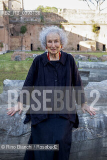 Rome Juli 5, 2023..Margaret Eleanor Atwood Canadian poet, writer, literary critic, essayist, teacher, environmental activist and inventor, photographed in Rome inside the Stadio Palatino/Margaret Eleanor Atwood poetessa, scrittrice, critica letteraria, saggista, insegnante, attivista ambientale ed inventrice canadese, fotografata a Roma allinterno dello Stadio Palatino ©Rino Bianchi/Rosebud2