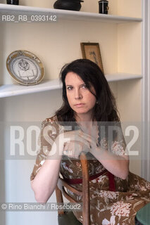 Rome Juli 7, 2023..Laura Di Corcia, Italian-speaking Swiss poet, playwright and cultural journalist, photographed in Rome in the home of Giorgio Villani/Laura Di Corcia, poetessa, drammaturga e giornalista culturale svizzera di lingua italiana, fotografata a Roma nellabitazione di Giorgio Villani. ©Rino Bianchi/Rosebud2