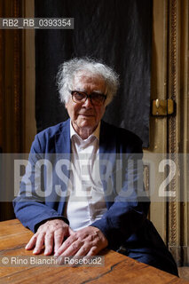 Turin September 12, 2023..Carlo Ginzburg, Italian historian and supporter of the field of microhistory, son of Natalia Ginzburg and Leone Ginzburg, photographed in Turin in the spaces of the Circolo dei Lettori/Carlo Ginzburg, storico italiano e sostenitore del campo della microstoria, figlio di Natalia Ginzburg e Leone Ginzburg, fotografato a Torino negli spazi de Circolo dei Lettori. ©Rino Bianchi/Rosebud2