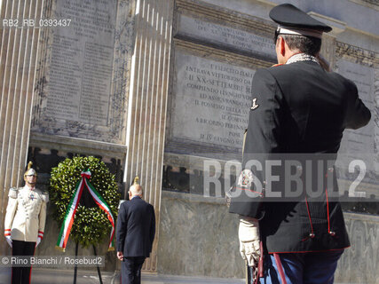 Roma 20 settembre 2010..140 anniversario della Breccia di Porta Pia..Il Presidente della Repubblica Giorgio Napolitano depone la corona dalloro a Porta Pia..Foto: RINO BIANCHI ©Rino Bianchi/Rosebud2