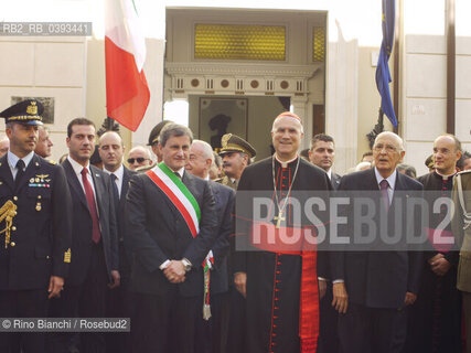 Roma 20 settembre 2010..140 anniversario della Breccia di Porta Pia..Il Presidente della Repubblica Giorgio Napolitano ritratto con Gianni Alemanno e Tarcisio Bertone alluscita del museo dei bersaglieri a Porta Pia..Foto: RINO BIANCHI ©Rino Bianchi/Rosebud2