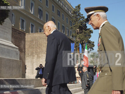 Roma 20 settembre 2010..140 anniversario della Breccia di Porta Pia..Il Presidente della Repubblica Giorgio Napolitano depone la corona dalloro a Porta Pia..Foto: RINO BIANCHI ©Rino Bianchi/Rosebud2