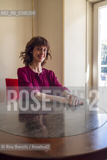 Rome October 3, 2023..Irene Vallejo, a Spanish philologist and writer, carries out an intense dissemination activity on the classical world by holding courses and conferences and has a weekly column in El País, photographed in Rome in the spaces of the Caffè Rosati/Irene Vallejo filologa e scrittrice spagnola, svolge un’intensa attività di divulgazione sul mondo classico tenendo corsi e conferenze e ha una rubrica settimanale su El País, fotografata a Roma negli spazi del Caffè Rosati. ©Rino Bianchi/Rosebud2