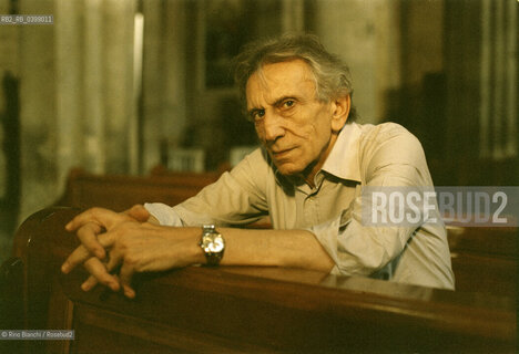 Rome Juin 21, 2002..Roberto Herlitzka, Italian actor photographed inside the Cathedral of Anagni during rehearsals of the show Murder in the Cathedral/ Roberto Herlitzka, attore, ritratto nella cattedrale di Anagni, durante le prove dello spettacolo -Assassinio in cattedrale- Photo: Rino Bianchi ©Rino Bianchi/Rosebud2