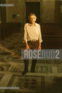 Rome Juin 21, 2002..Roberto Herlitzka, Italian actor photographed inside the Cathedral of Anagni during rehearsals of the show Murder in the Cathedral/ Roberto Herlitzka, attore, ritratto nella cattedrale di Anagni, durante le prove dello spettacolo -Assassinio in cattedrale- Photo: Rino Bianchi ©Rino Bianchi/Rosebud2