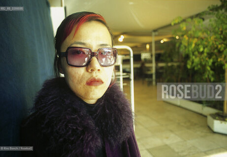 Roma 8 dicembre 2001..Mian Mian, scrittrice, ritratta al roof-garden del Palazzo delle Esposizioni..Foto: Rino Bianchi \ Agenzia AZIMUT ©Rino Bianchi/Rosebud2