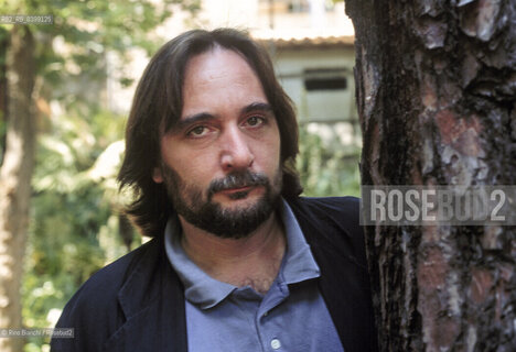 Rome April 29, 2002..Riccardo Held, translator, poet, editorial consultant, studied French literature with Francesco Orlando, photographed in Rome/Riccardo Held, traduttore, poeta, consulente editoriale, ha studiato letteratura francese con Francesco Orlando., fotografato a Roma ©Rino Bianchi/Rosebud2