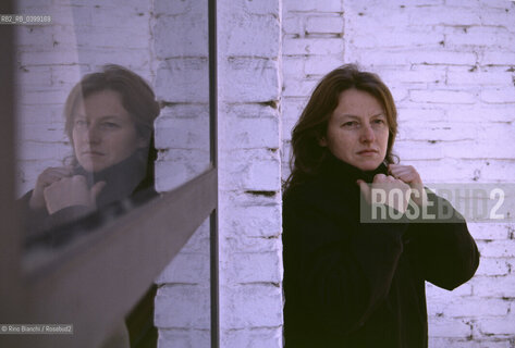 Rome, January 5, 2004..Elisabetta -Betta- Benassi, artist, photographed in her studio in via Giovanni da Castelbolognese/Elisabetta -Betta- Benassi, artista, fotografata nel suo studio di via Giovanni da Castelbolognese. ©Rino Bianchi/Rosebud2