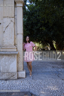 Reggio Calabria September 27, 2024..Felicia Kingsley, pseudonym of Serena Artioli, Italian writer and architect, photographed in Reggio Calabria in the Umberto I park/Felicia Kingsley, pseudonimo di Serena Artioli scrittrice italiana, architetto, fotografata a Reggio Calabria nel parco Umberto I. ©Rino Bianchi/Rosebud2