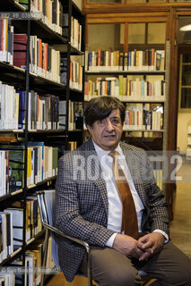 Vercelli October 30, 2024..Gianni Oliva, born Giovanni Oliva, Italian historian, essayist, journalist, teacher and politician, photographed in Vercelli in the spaces of the Civic Library/Gianni Oliva, allanagrafe Giovanni Oliva storico, saggista, giornalista, docente e politico italiano, fotografato a Vercelli negli spazi della Biblioteca civica. ©Rino Bianchi/Rosebud2