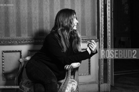 Turin November 30, 2024..Viola Ardone, writer, teacher of Italian and Latin, collaborator of La Repubblica and La Stampa, photographed in Turin in the rooms of the Circolo dei lettori during the Festival del classico/Viola Ardone, scrittrice, docente di lingua italiana e latina, collaboratrice de La Repubblica e La Stampa, fotografata a Torino negli ambienti del Circolo dei lettori durante il Festival del classico. ©Rino Bianchi/Rosebud2