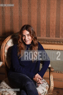 Turin November 30, 2024..Viola Ardone, writer, teacher of Italian and Latin, collaborator of La Repubblica and La Stampa, photographed in Turin in the rooms of the Circolo dei lettori during the Festival del classico/Viola Ardone, scrittrice, docente di lingua italiana e latina, collaboratrice de La Repubblica e La Stampa, fotografata a Torino negli ambienti del Circolo dei lettori durante il Festival del classico. ©Rino Bianchi/Rosebud2