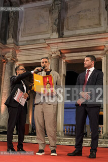 Rome July 3, 2025..Andrea Bajani, writer, with Pino Strabioli and Andrea DAngelo, photographed at the Ninfeo di Villa Giulia after having won the 79th edition of the Strega Prize and the Strega Giovani Prize with his novel Lanniversario (Feltrinelli, 2025)/Andrea Bajani, scrittore, con Pino Strabioli e Andrea DAngelo, fotografati al Ninfeo di Villa Giulia dopo essersi aggiudicato, con il romanzo Lanniversario (Feltrinelli, 2025), la 79esima edizione del Premio Strega e il Premio Strega Giovani. ©Rino Bianchi/Rosebud2