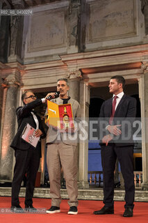 Rome July 3, 2025..Andrea Bajani, writer, with Pino Strabioli and Andrea DAngelo, photographed at the Ninfeo di Villa Giulia after having won the 79th edition of the Strega Prize and the Strega Giovani Prize with his novel Lanniversario (Feltrinelli, 2025)/Andrea Bajani, scrittore, con Pino Strabioli e Andrea DAngelo, fotografati al Ninfeo di Villa Giulia dopo essersi aggiudicato, con il romanzo Lanniversario (Feltrinelli, 2025), la 79esima edizione del Premio Strega e il Premio Strega Giovani. ©Rino Bianchi/Rosebud2