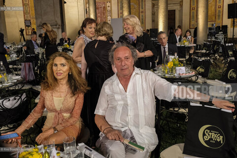 Rome July 3, 2025..The writer, journalist, polemicist Fulvio Abbate with the actress Eleonora Vallone photographed in the Nymphaeum of Villa Giulia during the 79th edition of the Strega Prize/Lo scrittore, giornalista, polemista Fulvio Abbate con lattrice Eleonora Vallone fotografati nel Ninfeo di Villa Giulia durante la 79esima edizione del Premio Strega. ©Rino Bianchi/Rosebud2
