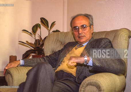 Rome March 15, 1996..Lucio Villari, historian, essayist, and university professor, a student of Federico Chabod, and a contributor to newspapers and periodicals, photographed in Rome/Lucio Villari storico, saggista e docente universitario, allievo di Federico Chabod, collaboratore di giornali e periodici, fotografato a Roma. ©Rino Bianchi/Rosebud2