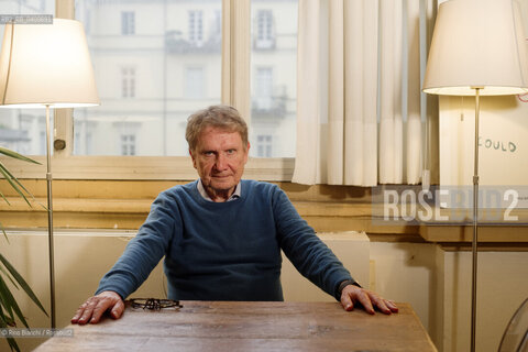 Turin November 15, 2025..Lucio Caracciolo, journalist, essayist, founder and editor of the Italian geopolitical magazine Limes, photographed at the Circolo dei lettori in Turin during the Radici Festival/Lucio Caracciolo giornalista, saggista, fondatore e direttore della rivista italiana di geopolitica Limes, fotografato al Circolo dei lettori di Torino durante il Festival Radici. ©Rino Bianchi/Rosebud2