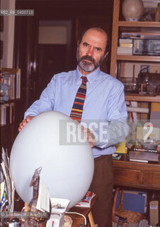 Rome April 11, 1994..Stanislao Nievo, Italian writer, poet, journalist, director, translator, and radio host, photographed in his home in Rome/Stanislao Nievo scrittore, poeta, giornalista, regista, traduttore e conduttore radiofonico italiano, fotografato a Roma nella sua abitazione. ©Rino Bianchi/Rosebud2