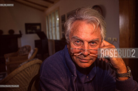 Rome May 10, 1998..Luca Goldoni, journalist, writer, war correspondent, and comedian, photographed in his home in Montecalderaro, a hamlet of Castel San Pietro Terme, in the Mugello area/Luca Goldoni, giornalista, scrittore, inviato di guerra ed umorista, fotografato nella sua casa di Montecalderaro, frazione di Castel San Pietro Terme, nel Mugello. ©Rino Bianchi/Rosebud2