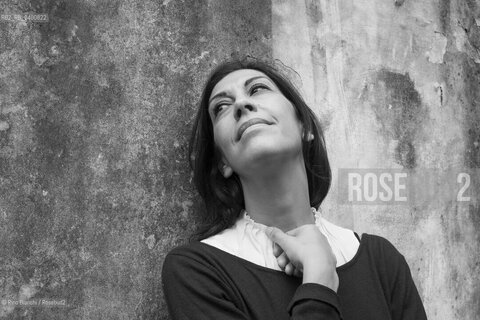 Rome February 10, 2017..Gaia Manzini, Italian writer, who made his debut in 2009 with the collection of stories of Nudo di famiglia (Fandango, Chiara Prize finalist), photographed in Rome in the park of Villa Celimontana/Gaia Manzini, scrittrice italiana, che ha esordito nel 2009 con la raccolta di racconti Nudo di famiglia (Fandango, finalista premio Chiara), fotografata a Roma nel parco di Villa Celimontana. . ©Rino Bianchi/Rosebud2