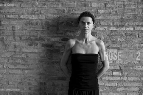 Rome August 1, 2017..Chiara Marchelli, an Italian writer, editor, copywriter and translator, photographed in Rome in the gardens of Castel SantAngelo/Chiara Marchelli , scrittrice italiana, editor, copywriter e traduttrice, fotografata a Roma nei giardini di Castel SantAngelo.. ©Rino Bianchi/Rosebud2